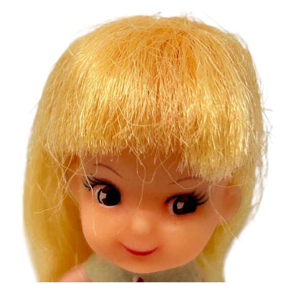 Vintage Little Kiddles Miniature Doll Toy Blonde Hair Gold Felt Pink Shoes 3" - Picture 5 of 10